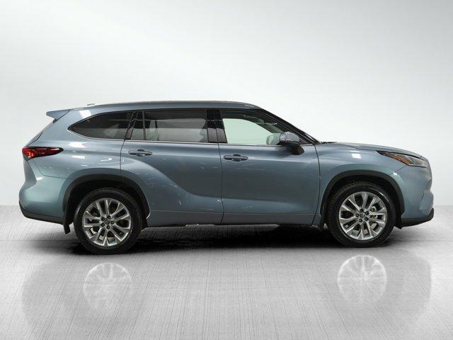2022 toyota highlander limited