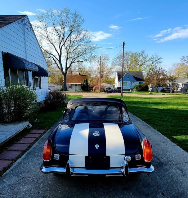 1972 mgb convertible attention grabber *live side pipes *sv carburetor