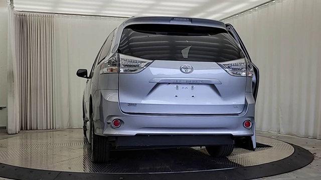 2016 toyota sienna se premium