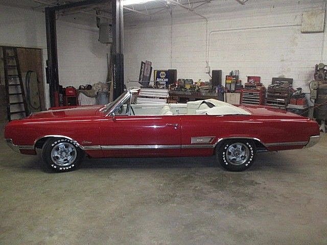 1965 oldsmobile 442 convertible ( rare)