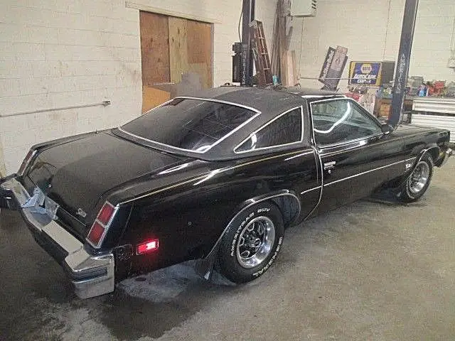 1977 oldsmobile cutlass supreme 5 speed (extremely rare) barn find
