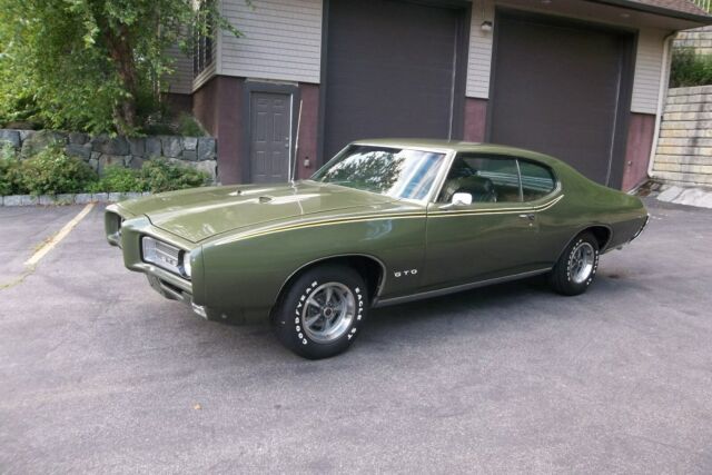 1969 -pontiac gto # 's matching, beautiful condition. nicely restored