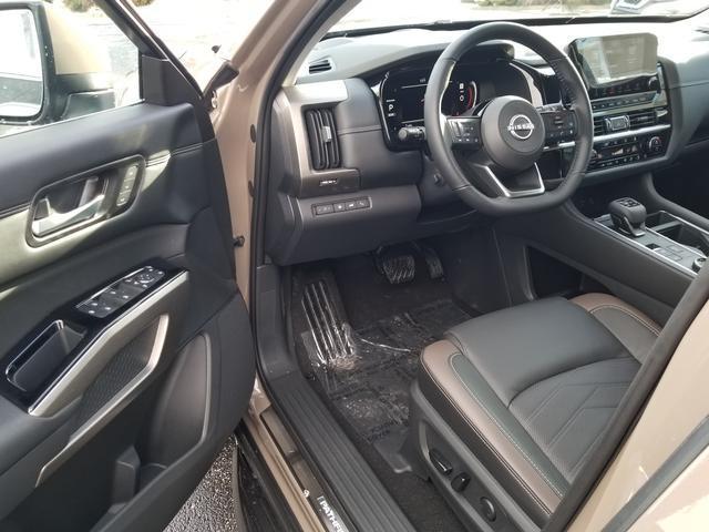 2023 nissan pathfinder platinum