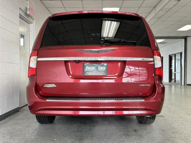 2014 chrysler town & country limited