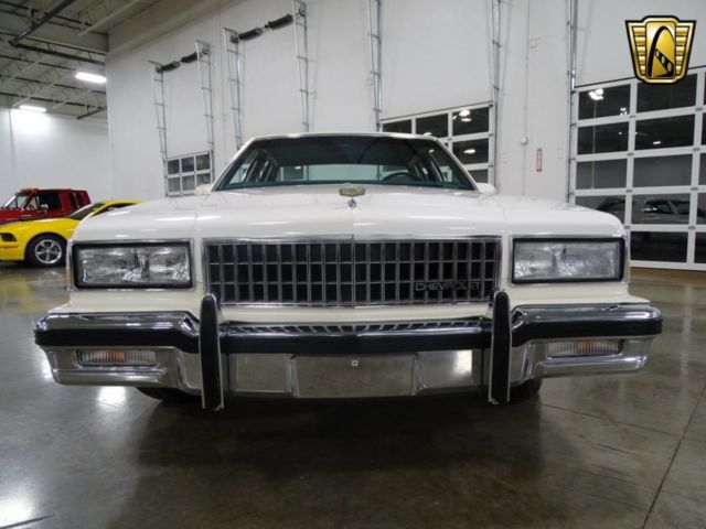 1990 chevrolet caprice classic 0 sedan 305 cid v8 automatic