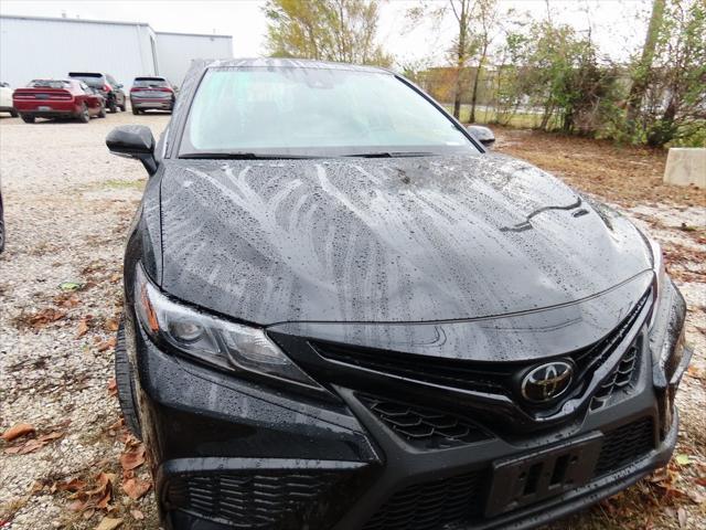 2022 toyota camry se