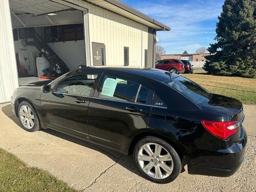 2013 chrysler 200