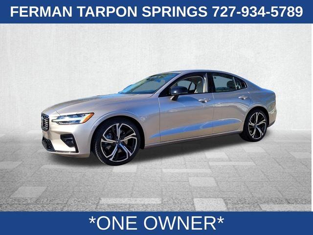 2024 volvo s60 b5 ultimate dark theme