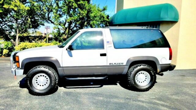 blazer k5 blazer suv 4x4 silverado custom collector lifted offroad sport