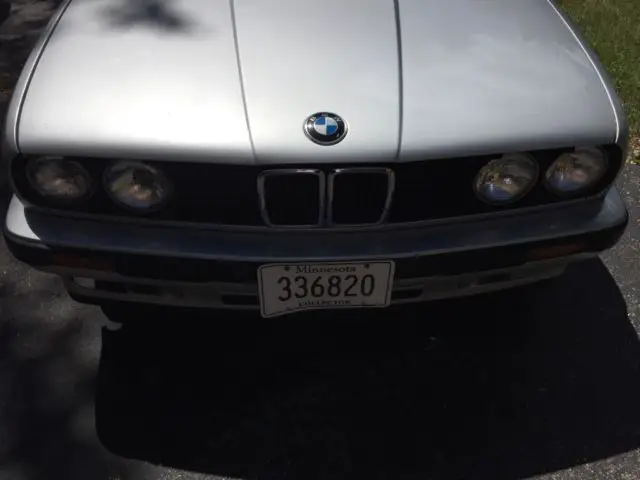 bmw 318i e30 (this is a 318i, not a 318is)