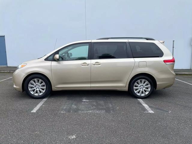 2014 toyota sienna le