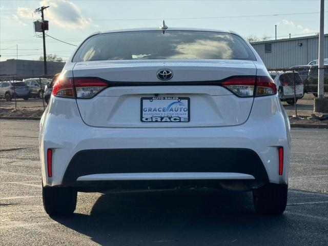 2021 toyota corolla hybrid le