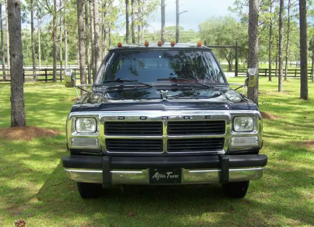 1993 dodge ram 3500 diesel dually... like new