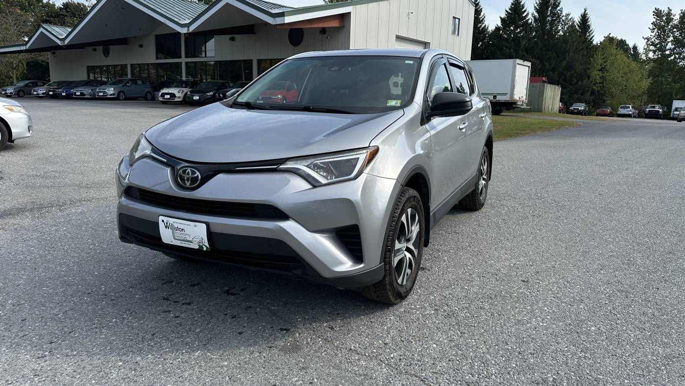 2018 toyota rav4 le