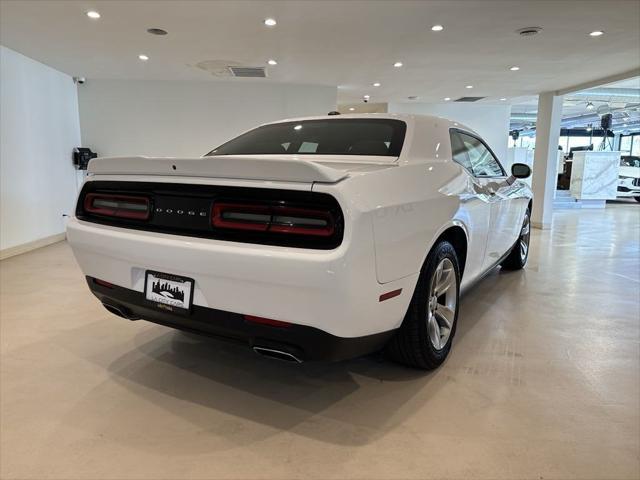 2020 dodge challenger sxt