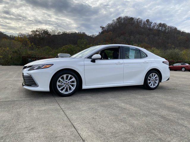 2024 toyota camry le