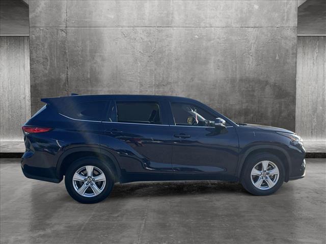 2021 toyota highlander le