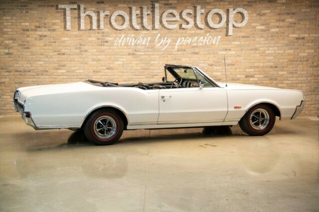 drop top summer fun 4-speed 1967 oldsmobile cutlass supreme convertible