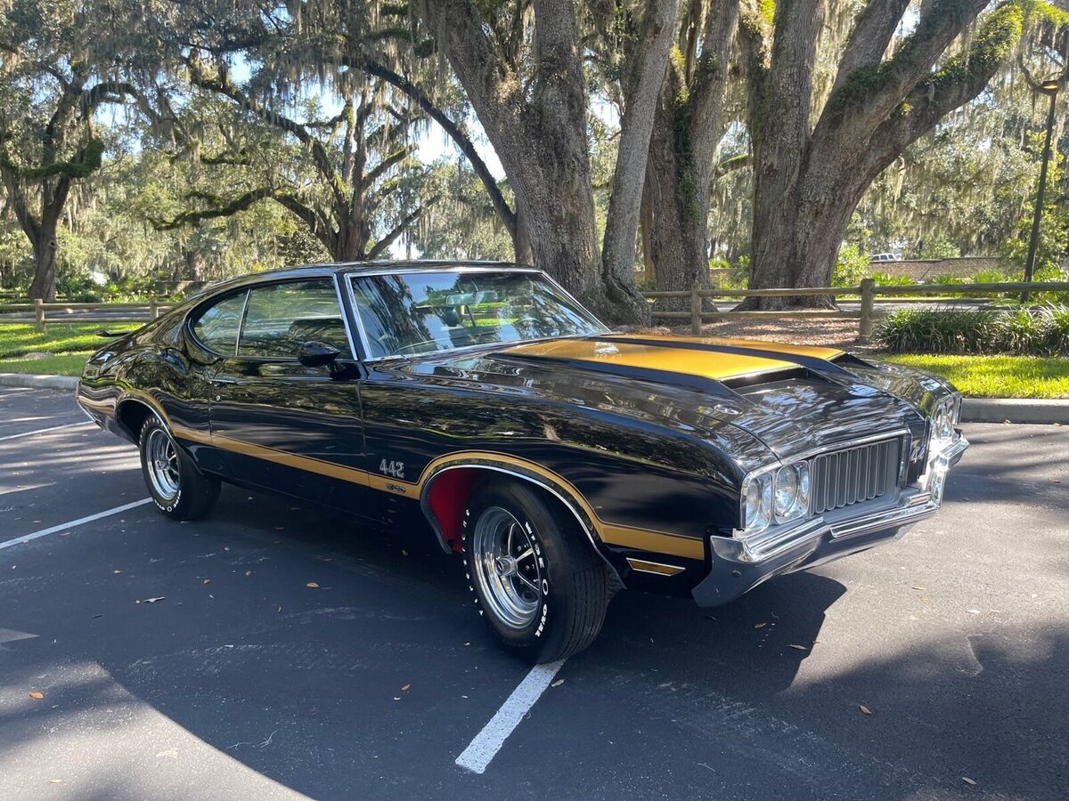 1970 oldsmobile 442 black rwd automatic w-30