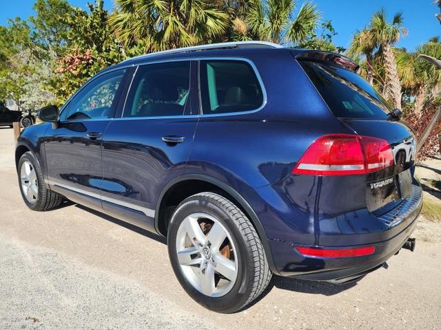 2012 volkswagen touareg sport