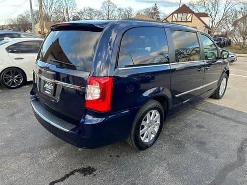 2016 chrysler town & country touring front-wheel drive lwb passenger van in milwaukee, wisconsin