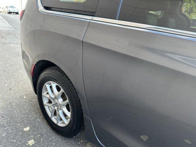 2022 chrysler pacifica touring-l