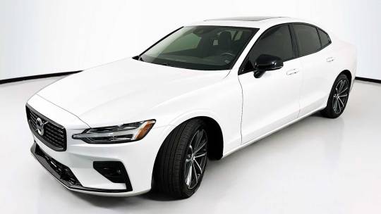 2022 Volvo S60 momentum