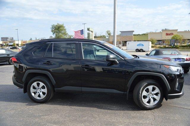 2021 toyota rav4 le