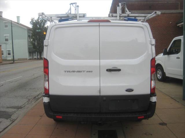 2022 ford transit-250 base