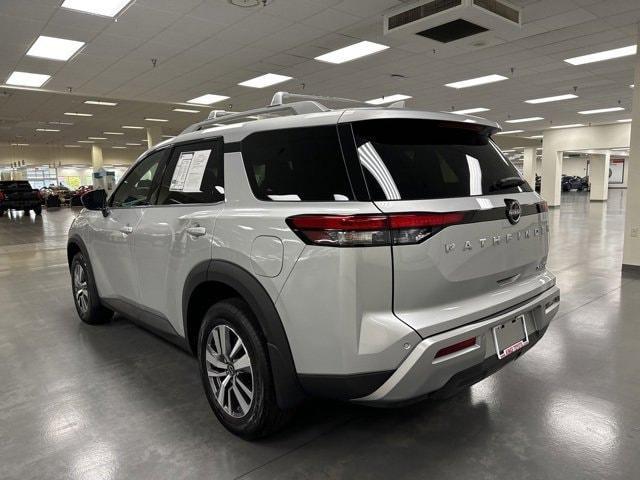 2023 nissan pathfinder sl