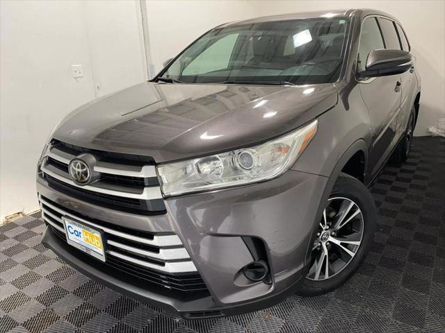 2019 toyota highlander le