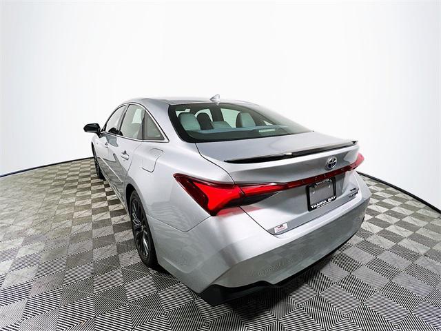 2019 toyota avalon hybrid xse