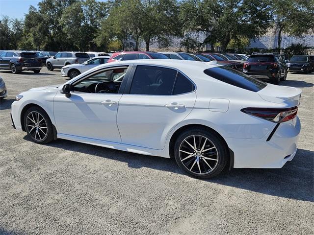 2023 toyota camry se