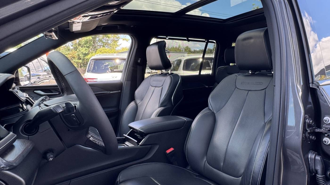 2023 jeep grand cherokee l overland