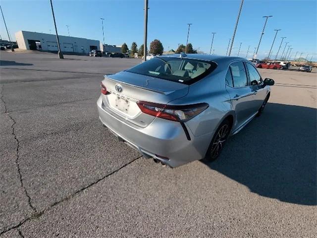 2021 toyota camry se