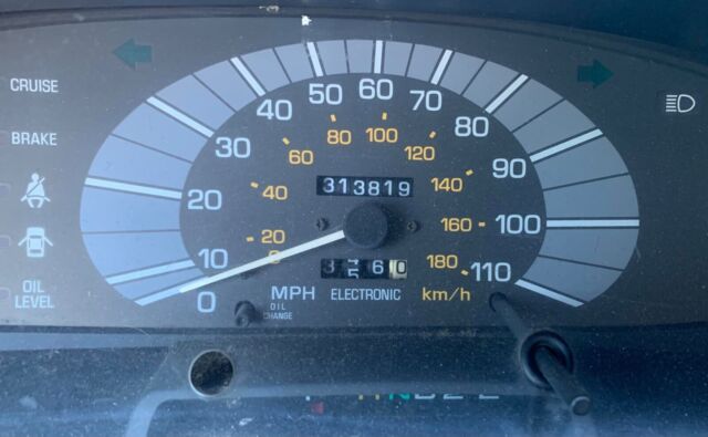 vintage 1st generation 1991 toyota previa deluxe le minivan. great transport!