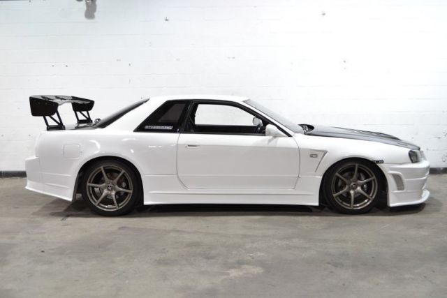 1989 nissan skyline gt-r -- cristal white - rb26dett - 5 speed - 118,000 miles