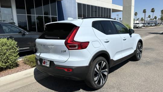2025 Volvo XC40