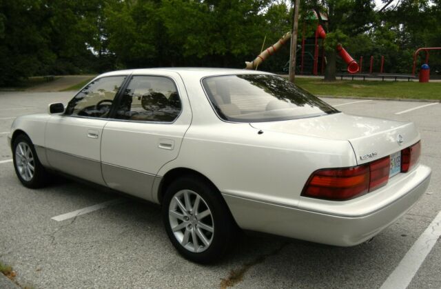 1992 lexus ls400. beautiful!