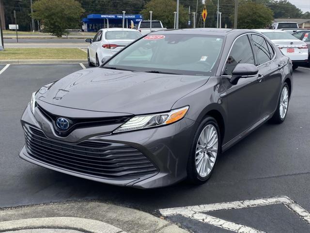2019 toyota camry hybrid xle