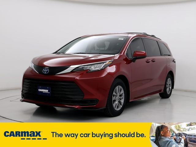 2022 toyota sienna le