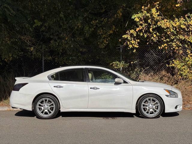 2011 nissan maxima sv