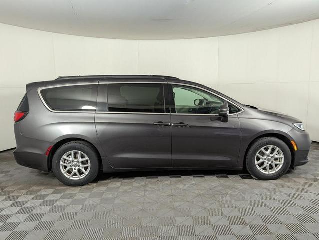 2022 chrysler pacifica touring-l