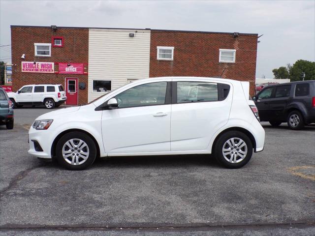 2020 chevrolet sonic fwd hatchback 1fl 5-door