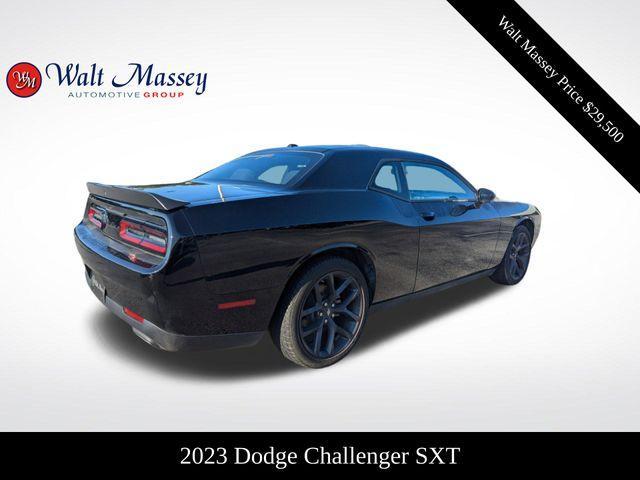 2023 dodge challenger sxt
