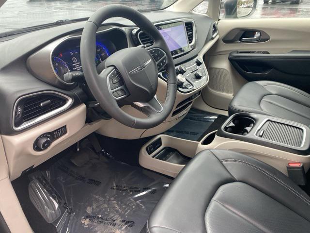 2023 chrysler pacifica touring l