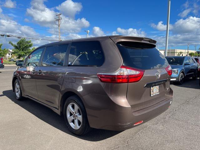 2019 toyota sienna l
