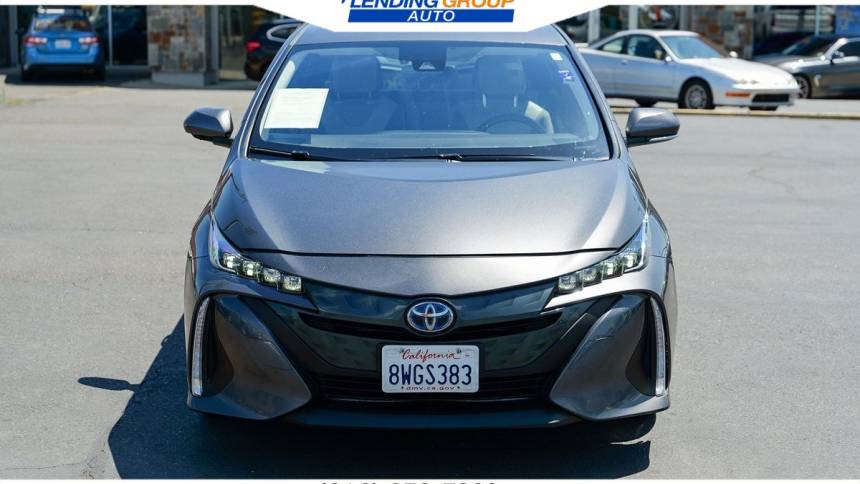 2021 toyota prius prime le