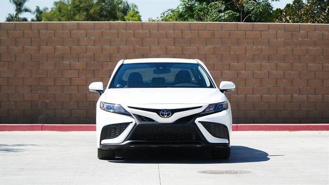 2023 toyota camry se