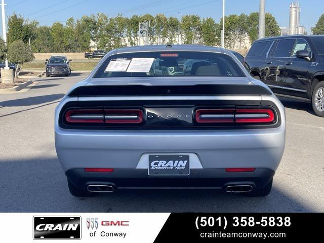 2023 dodge challenger sxt